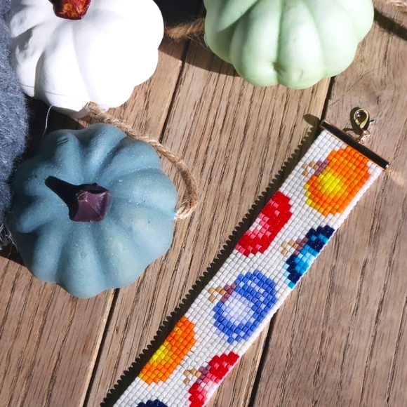 Handmade Colorful Pumpkin seed bead bracelet - Picture 2 of 5